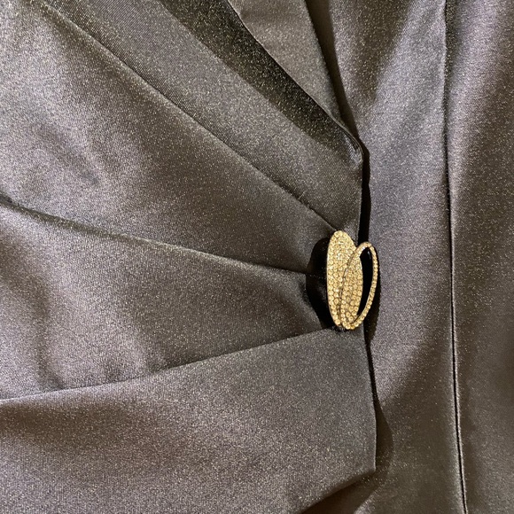 TAHARI 2-piece suit, navy, rhinestone accent button, lace skirt, size 12, NWT - Picture 2 of 9